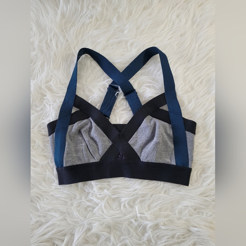 aritzia x Community rasa bra top - Picture 2 of 4